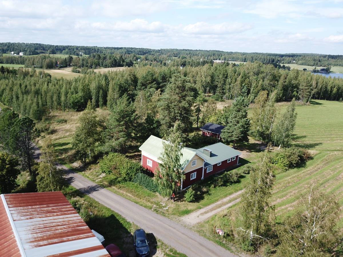 Cover photo for the object Teisko, Kirkonseutu, maatila, rantasauna, peltoa, metsää