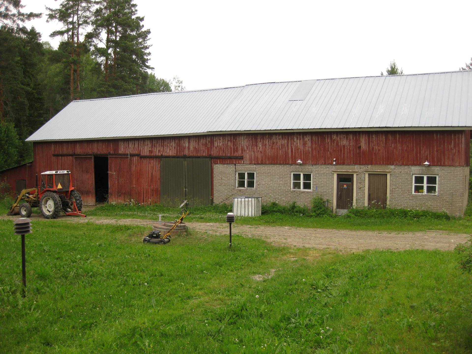 Metsätila asuintalolla Metsäranta 6