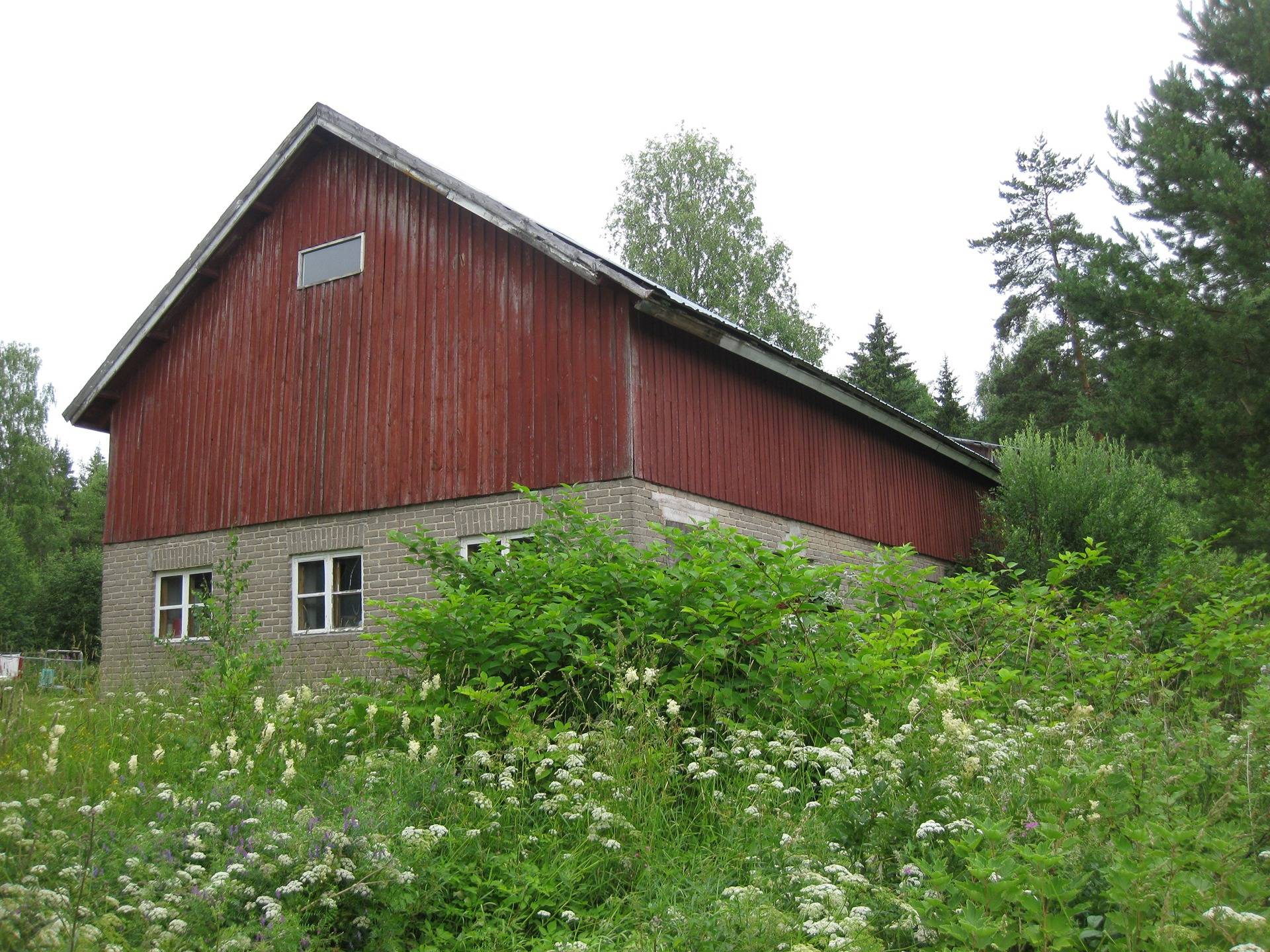 Metsätila asuintalolla Metsäranta 19