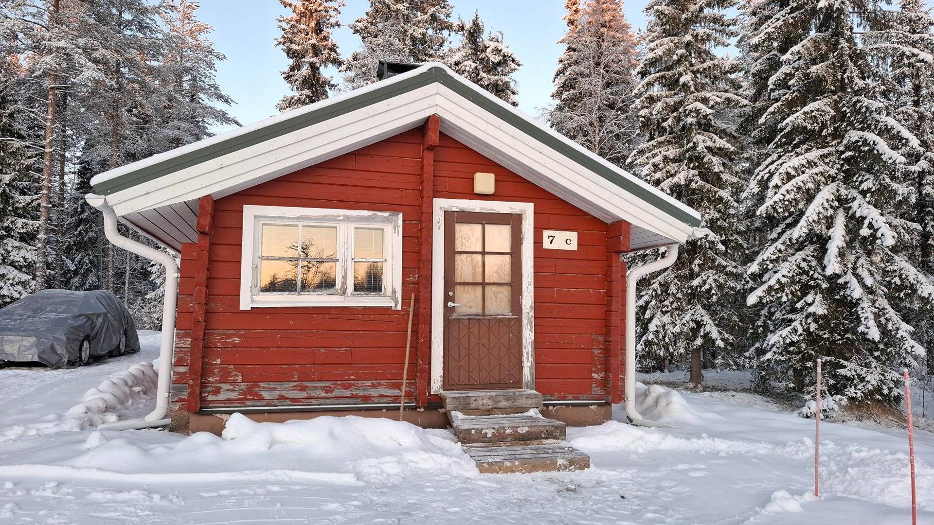 Koivula 832-407-17-8 ja Tapiola 832-407-87-1 1