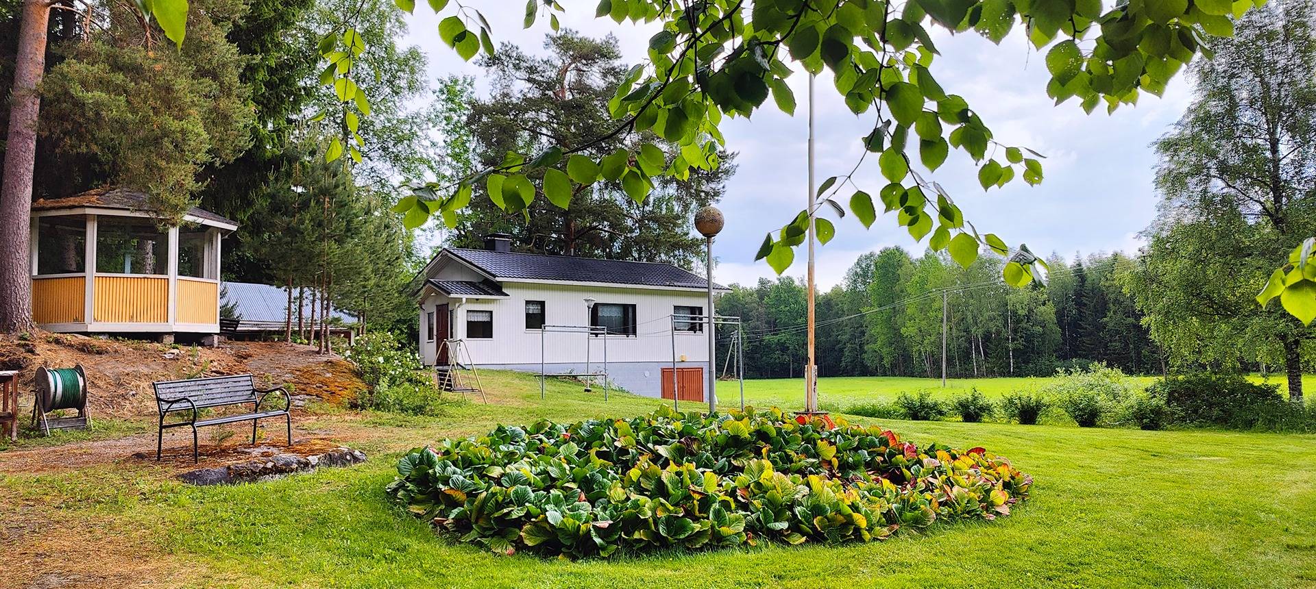 Porin Laviassa metsätila, jossa vapaa-ajan rakennukset 1