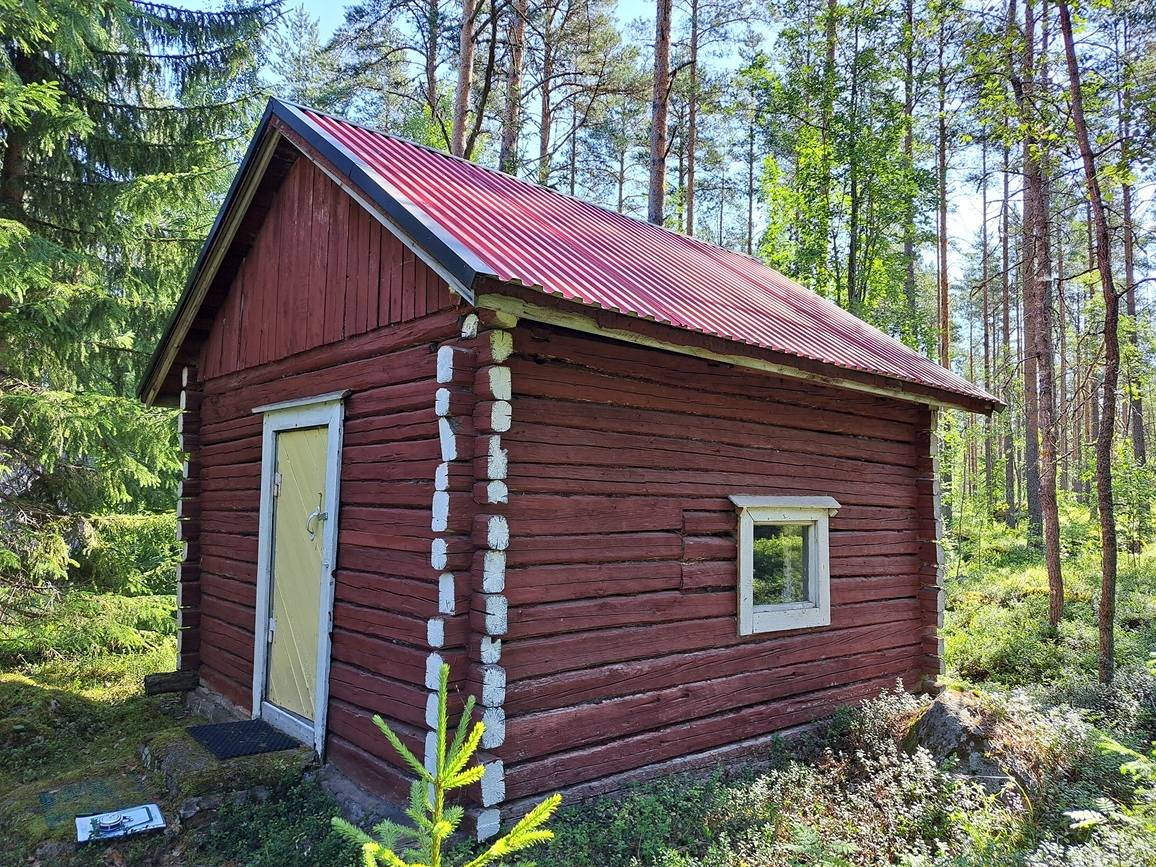 Kannus Eskola kesähuvilapaikka ja metsätila 4,5 ha kokonaisuus. 13